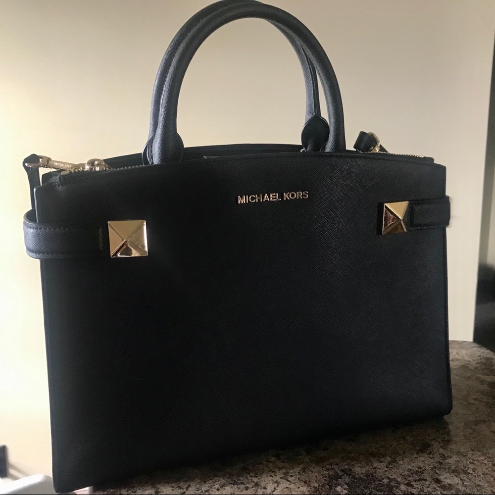 Michael Kors Black Medium Selma Satchel